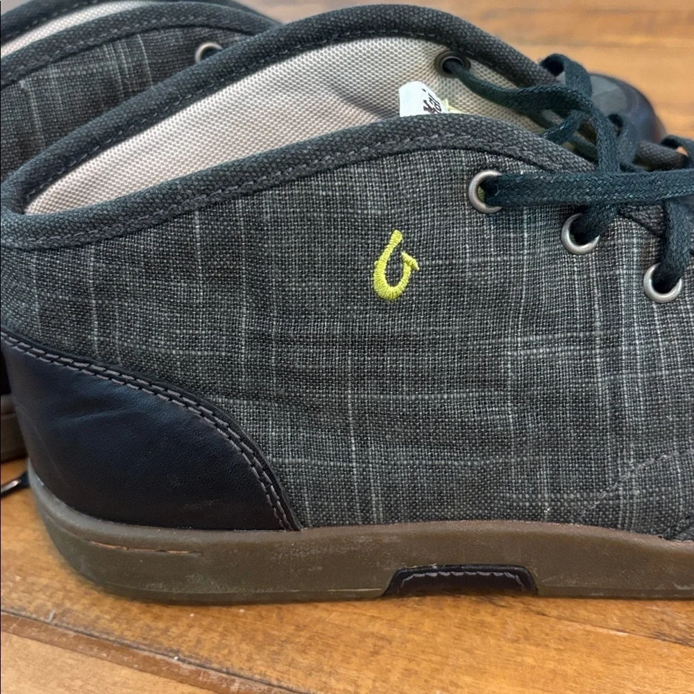 OluKai Men's Black and Yellow Chukka Boots, 9